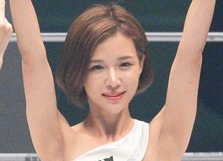 4児の母RIZINラウンドガール「漢すぎる!」 フジ退社→RIZIN実況選んだ鈴木アナに