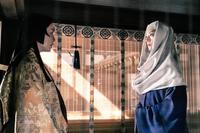 　鎌倉御所・廊下にて。政子（小池栄子）に「何もかも、思い通りになると思ったら、大間違い」と憤るりく（宮沢りえ）＝ＮＨＫ「鎌倉殿の１３人」第３７回から