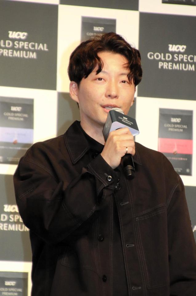 　コーヒーの魅力を語った星野源＝東京・表参道