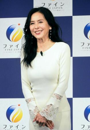 　タイトな純白ワンピース姿で登場した杉本彩