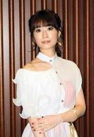 　開演前に取材に応じた唯月ふうか