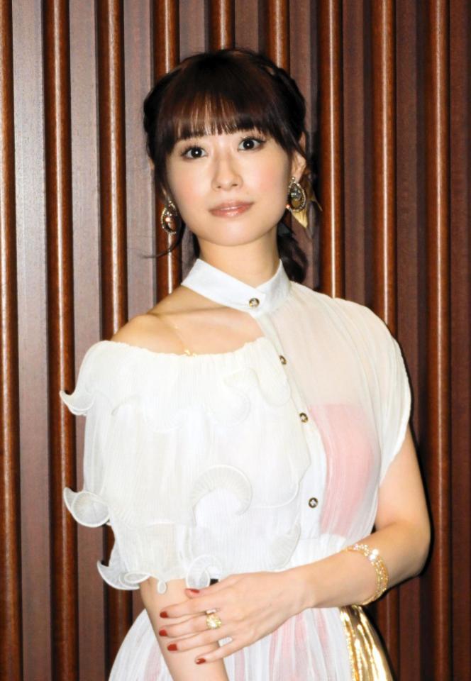 　開演前に取材に応じた唯月ふうか