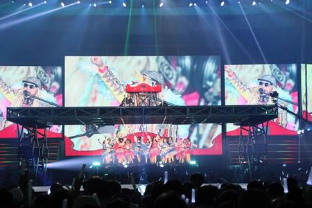 　ＤＪ　ＫＯＯと共演したＳＫＥ４８©２０２２　Ｚｅｓｔ，Ｉｎｃ．／ＡＥＩ