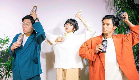 　池田エライザ（中央）と東京ホテイソン・たける（左）とショーゴ