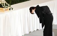 　安倍元首相の国葬で、献花を終え一礼する昭恵夫人（代表撮影）