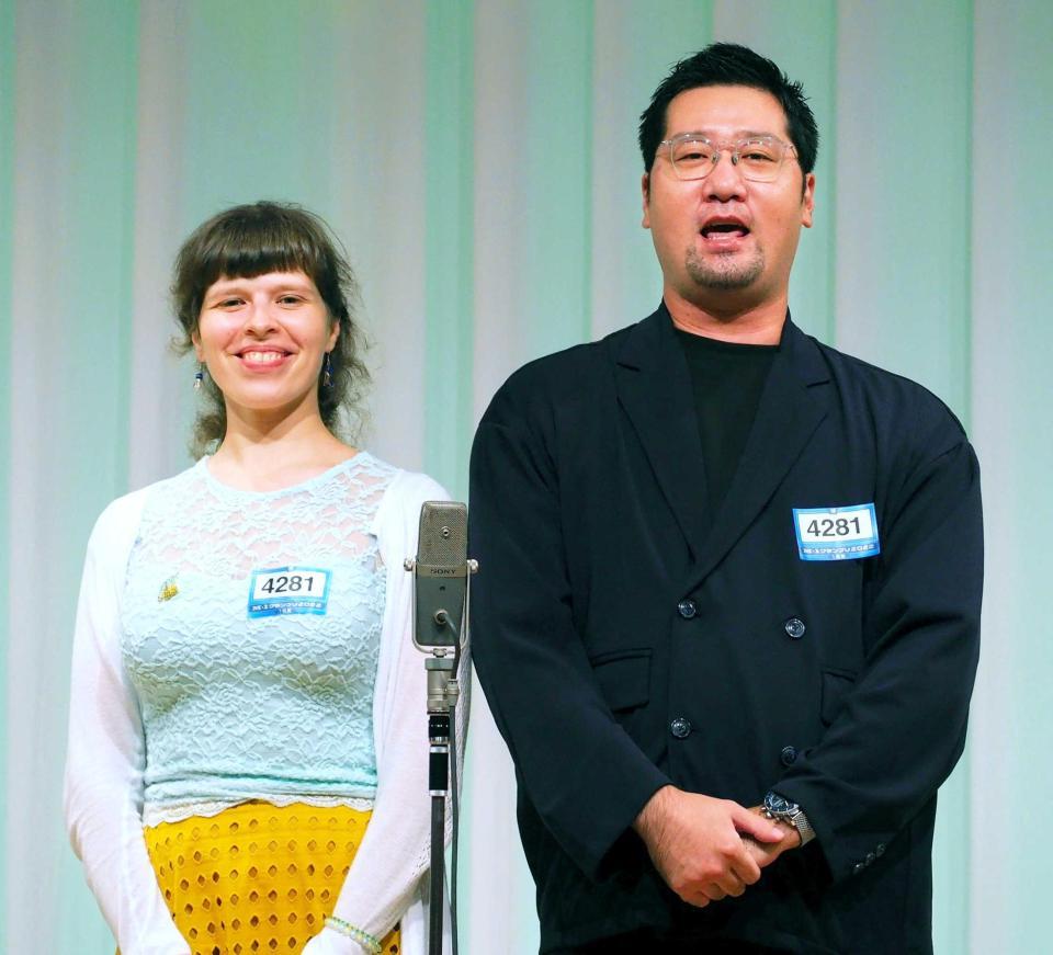 　「ウクライーニヤン」のユリヤ・ボンダレンコさん（左）と吉村大作さん