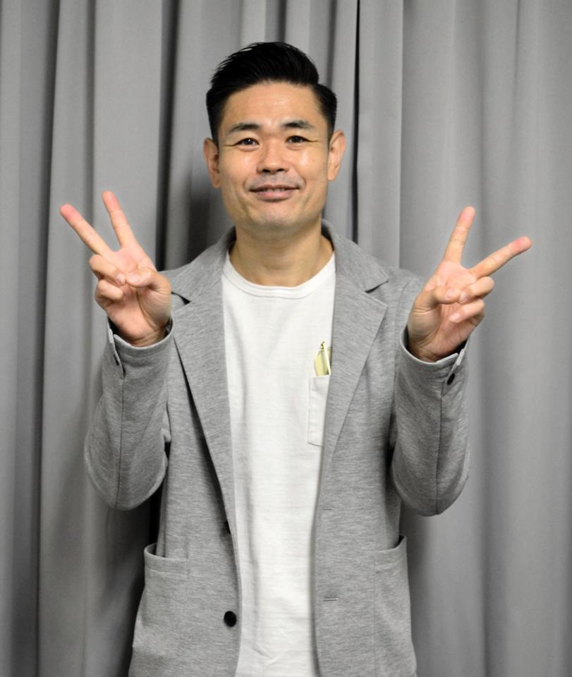 　舞台「コムサｄｅＭＡＮＺＡＩ！」の取材会を開いた脚本・演出の品川ヒロシ