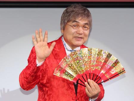 　ＣＤデビュー２０周年記念セレモニーを行った綾小路きみまろ＝都内