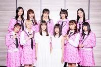 　私立恵比寿中学に加入した新メンバーの桜井えまと仲村悠菜（前列左から３、４人目）