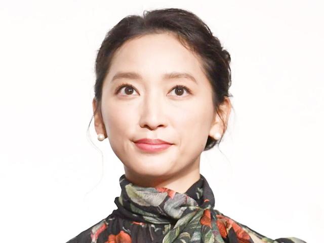 パリ移住の杏 こっちにきてミス連発 到着動画にベリーショート 初カラー髪で登場 芸能 デイリースポーツ Online パリ移住の杏 こっちにきてミス連発 到着動画にベリーショート 初カラー髪で登場 芸能 デイリースポーツ Online
