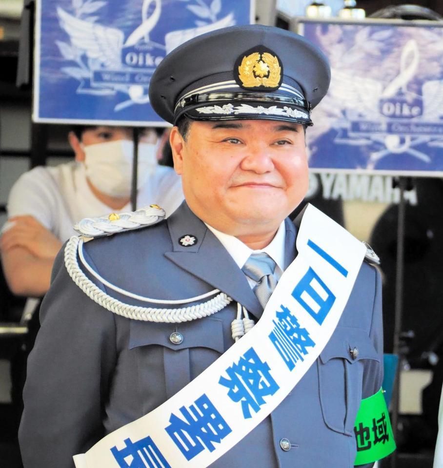 　中京警察署の一日署長に就任し「中京安全安心大会・防犯パレード」に参加した川畑泰史