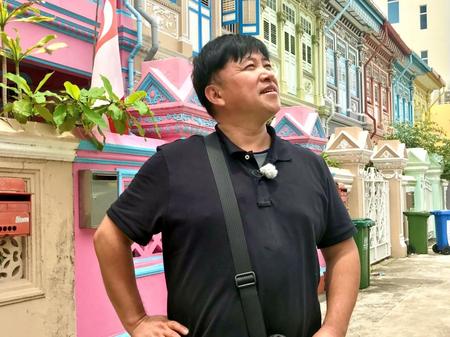 　ＢＳ朝日のグルメ番組「迷宮グルメ　異郷の駅前食堂」で探訪するスギちゃん