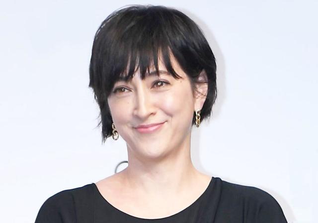 【写真】妻・滝川クリステルが投稿　夫・進次郎氏が“我が子”抱きあげる姿