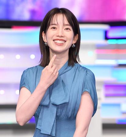 　会見で笑顔を見せる弘中綾香アナウンサー＝東京・テレビ朝日（撮影・棚橋慶太）