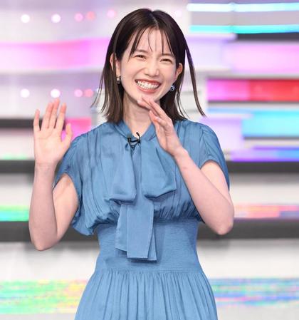 　会見で笑顔を見せる弘中綾香アナウンサー＝東京・テレビ朝日（撮影・棚橋慶太）