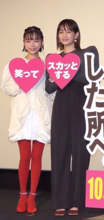 　特別上映会に出席した（左から）趣里、前田敦子