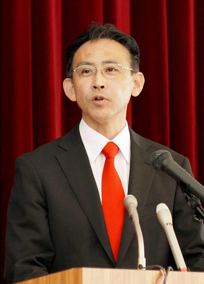 　来春の函館市長選への出馬を正式に表明した大泉潤氏