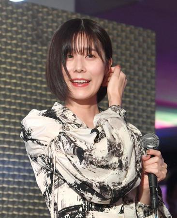 　トークショーに登場した有村藍里（撮影・佐々木彰尚）