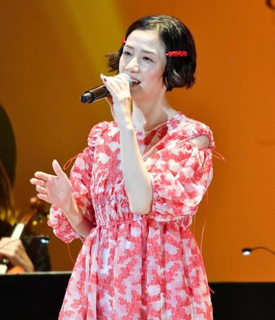 　４０周年記念コンサートを行った原田知世（撮影：三浦憲治）