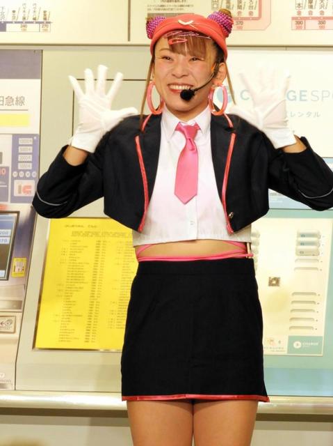 フワちゃん ２３日にプロレスデビュー 腹チラ見せ駅員服で仕上がり強調「気合十分」/芸能/デイリースポーツ online