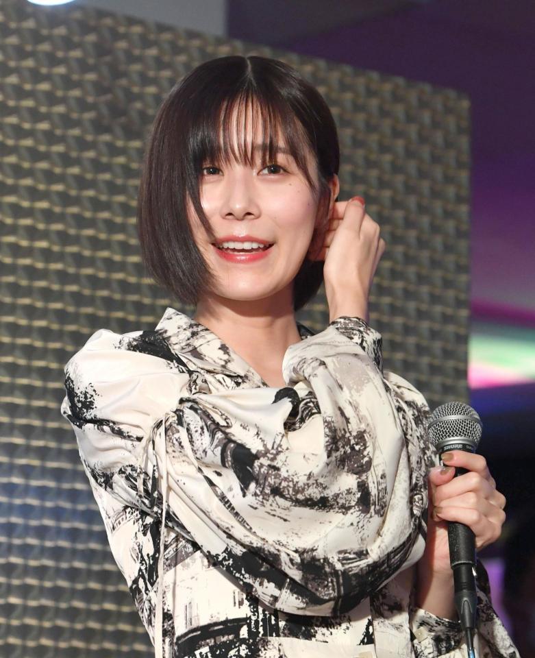 　トークショーに登場した有村藍里（撮影・佐々木彰尚）