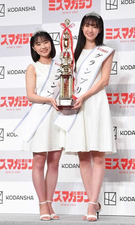 　グランプリに選ばれた咲田ゆな（左）と瑚々（撮影・伊藤笙子）