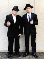 　ＩＳＳＡ（右）と父・邊土名求さんの未公開写真