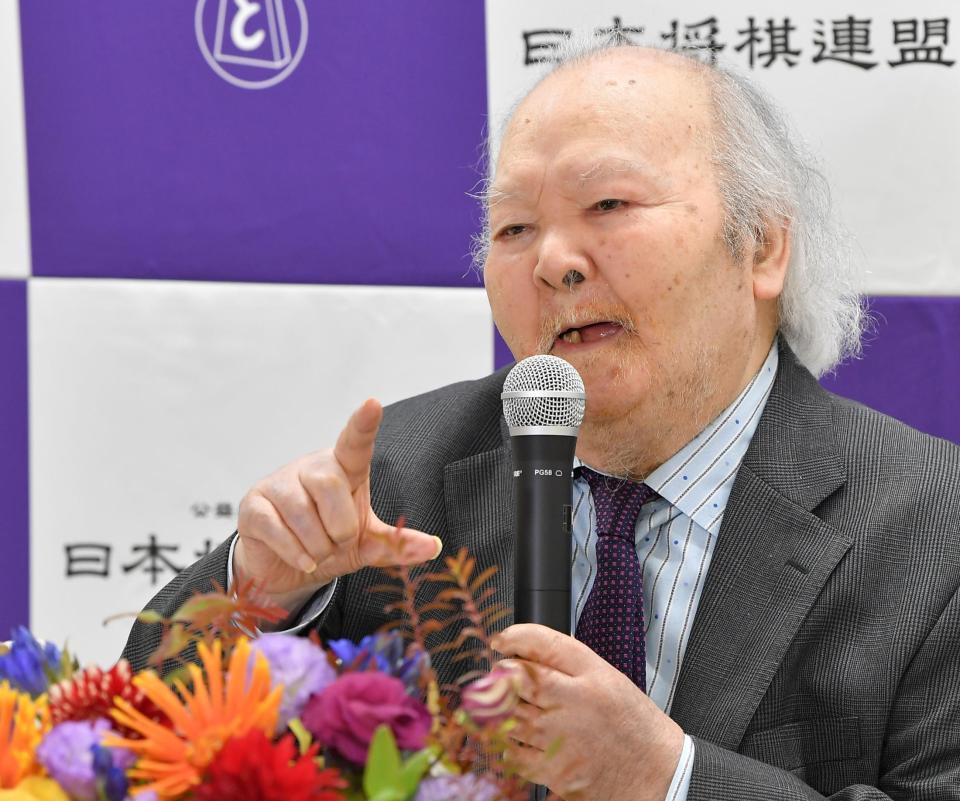 　藤井聡太五冠について語る加藤一二三九段＝東京・千駄ヶ谷の将棋会館（撮影・伊藤笙子）