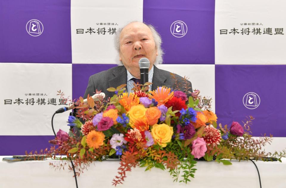 　文化功労者受賞の喜びを語る加藤一二三九段＝東京・千駄ヶ谷の将棋会館（撮影・伊藤笙子）
