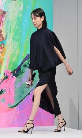 　映画「母性」完成報告会に登場した戸田恵梨香（撮影・佐々木彰尚）