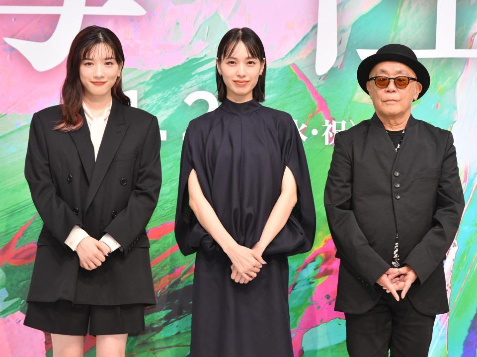 　映画「母性」完成報告会に登場した（左から）永野芽郁、戸田恵梨香、廣木隆一監督（撮影・佐々木彰尚）