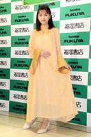 　３年連続でカレンダーを発売した新條由芽