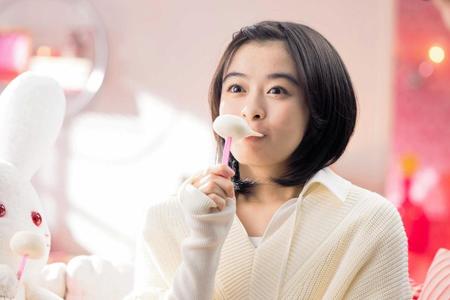 　見事な「おもちのばし」を披露する森七菜