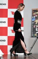 　イベントに黒いドレスで登場した清野菜名（撮影・開出牧）