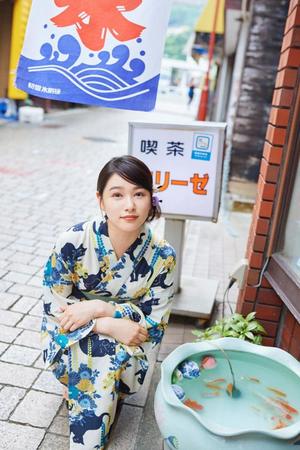 　「桜井日奈子　２０２３カレンダーブック」（東京ニュース通信社）で浴衣姿を披露した桜井日奈子