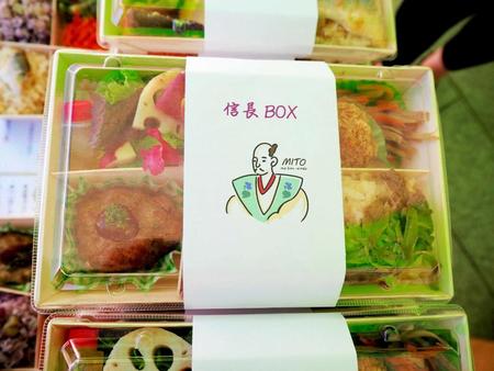 　午前中で６０個が完売した信長コラボ弁当「信長ＢＯＸ」