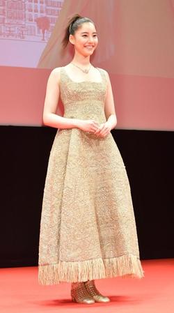 「ミセス・ハリス、パリへ行く」の特別試写会に登場した新木優子＝東京・よみうり大手町ホール（撮影・佐々木彰尚）