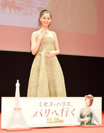 ＤＩＯＲのドレスをまとった新木優子＝東京・よみうり大手町ホール（撮影・佐々木彰尚）