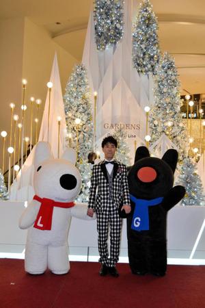 「阪急西宮ガーデンズ」でおこなわれたクリスマスイベントに登場した藤井隆