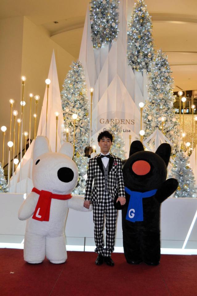 「阪急西宮ガーデンズ」でおこなわれたクリスマスイベントに登場した藤井隆