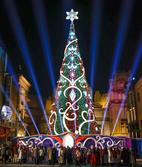 巨大クリスマスツリー USJに高さ30メートル超の巨大ツリー復活 電飾数が世界最多 3年