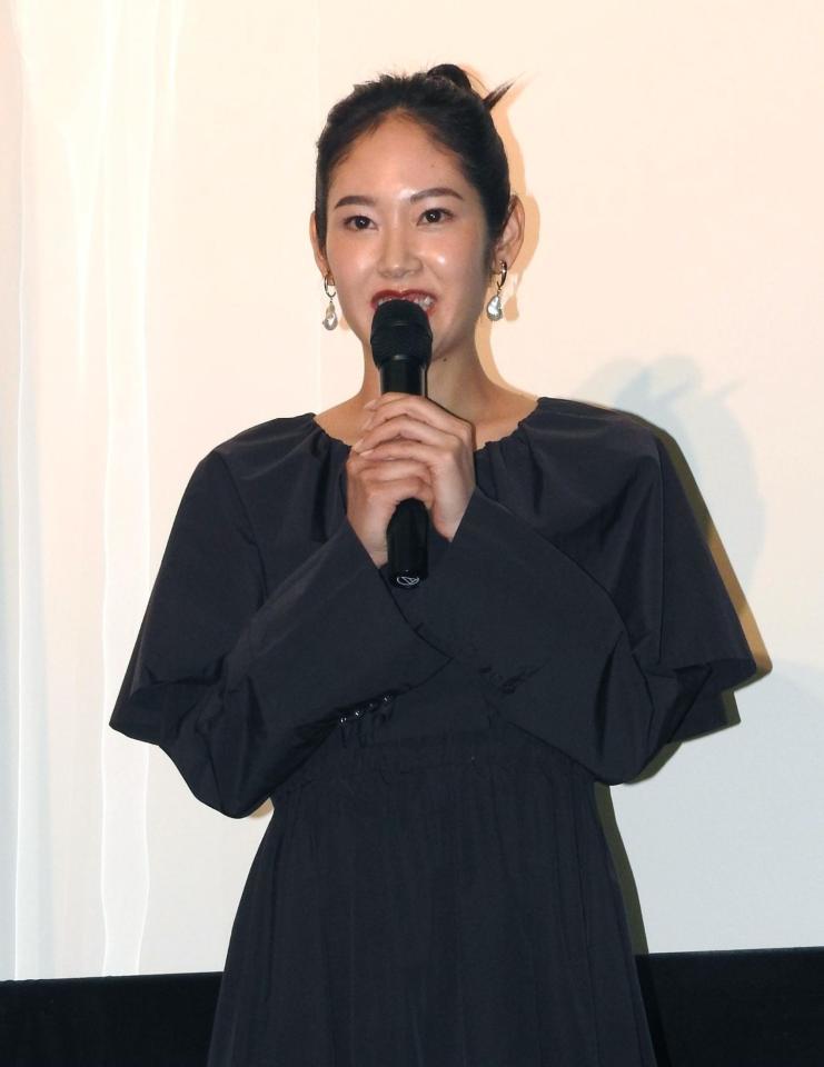　「わたしのお母さん」公開記念舞台あいさつに出席した阿部純子