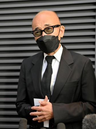 　古谷一行さんとの思い出を振り返る竹中直人（撮影・伊藤笙子）