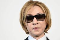 　ＹＯＳＨＩさんを告別式で見送り、涙ながらに会見するＹＯＳＨＩＫＩ（撮影・高石航平）