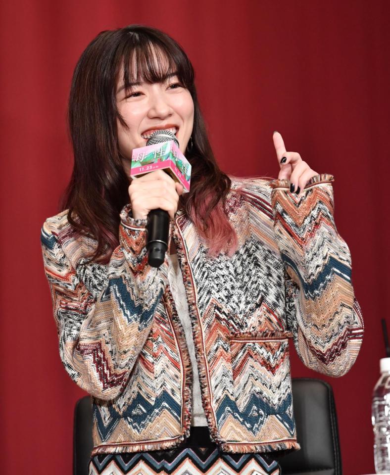 　質問した女子高生にアドバイスする永野芽郁（撮影・西岡正）