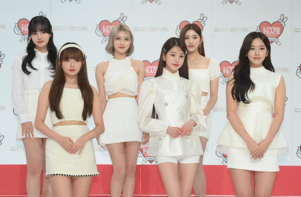 　第７３回紅白歌合戦に出場する（前列左から）ｌＶＥのレイ、ウォニョン、ユジン、（後列左から）リズ、ガウル、イソ（撮影・堀内翔）