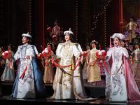 　グランドミュージカル「蒼穹の昴」の公開ゲネプロに登場した（前列左から）朝美絢、彩風咲奈、朝月希和