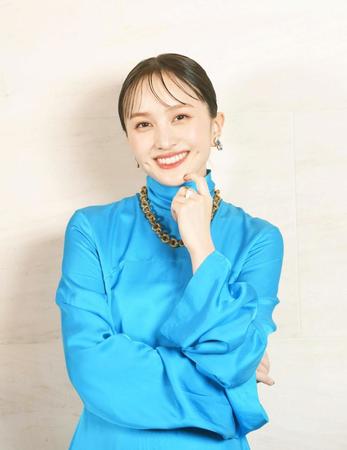 　キュートな笑顔でカメラを見つめるももいろクローバーＺ・百田夏菜子（撮影・堀内翔）