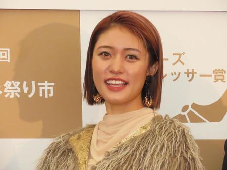　「第１５回日本シューズベストドレッサー賞」女性部門を受賞した王林