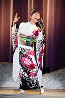 　デビュー４０周年を迎えた原田悠里